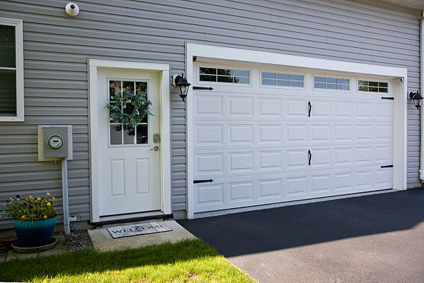 24/7 Emergency Garage Door Panel Replacement experts in Hines, OR